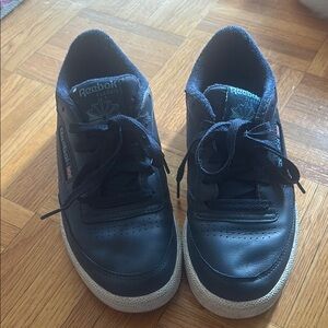 Reebok Navy Sneakers Classic Design